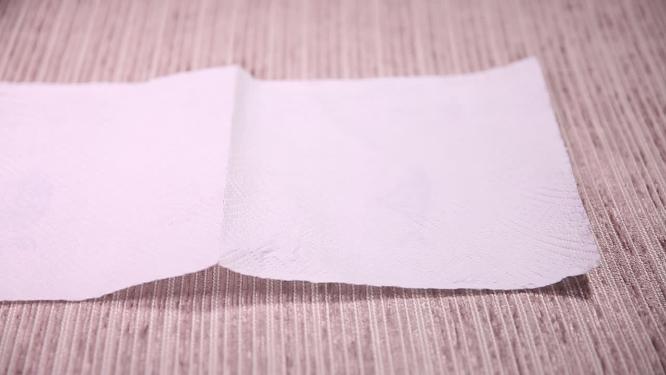 青菜鸡毛菜裹厨房纸放冰箱储存