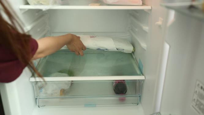 青菜鸡毛菜裹厨房纸放冰箱储存6
