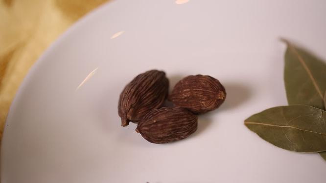 香料草果香叶