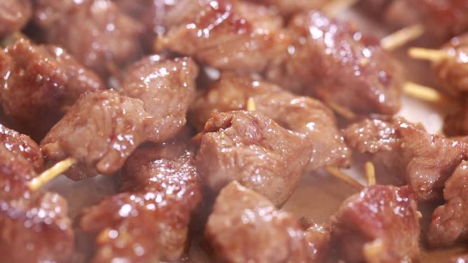 炒烤肉炒制牙签肉5