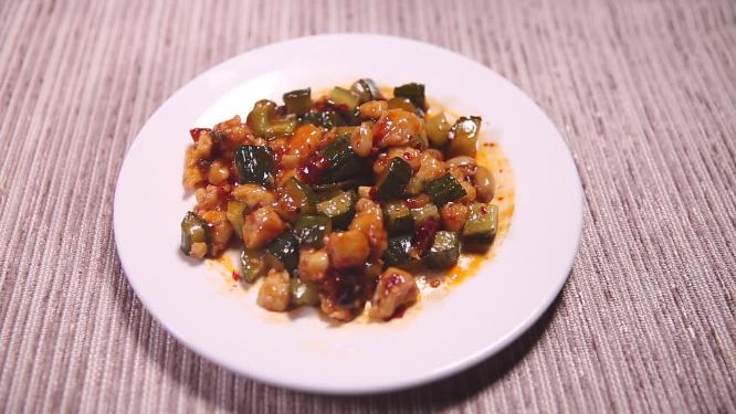 保鲜膜包裹酱菜咸菜