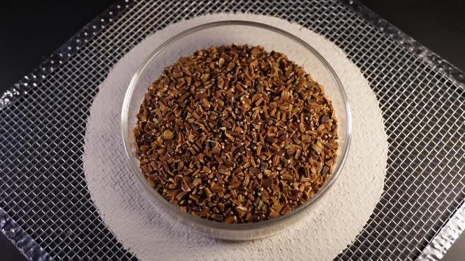 俯拍 小叶茼蒿蒿子秆种子蔬菜种子农作物种菜蔬果种子5