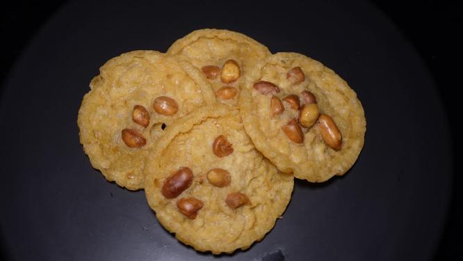 江西零食月亮巴锅巴花生饼干4