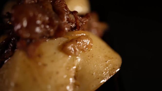 土豆炖牛肉红烧肉