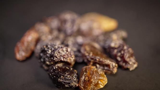新疆葡萄干紫葡萄干3