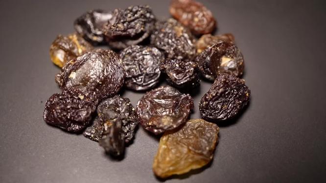 新疆葡萄干紫葡萄干4