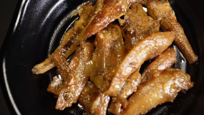 炸小鱼干酥鱼零食