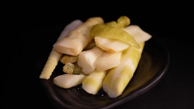 网红美食酸笋泡椒竹笋