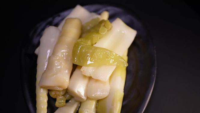 网红美食酸笋泡椒竹笋