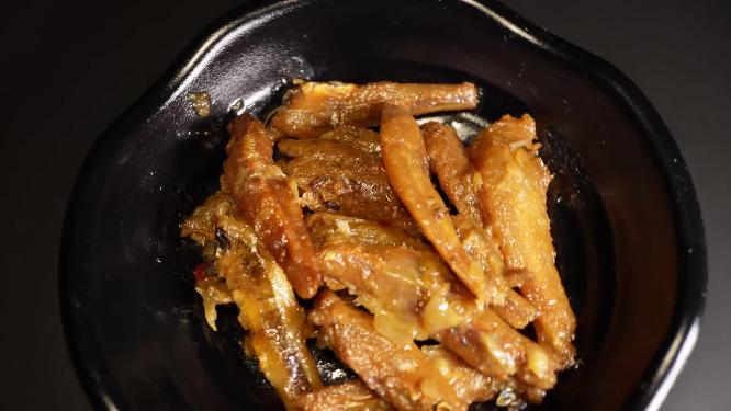 腌制小鱼干下酒菜