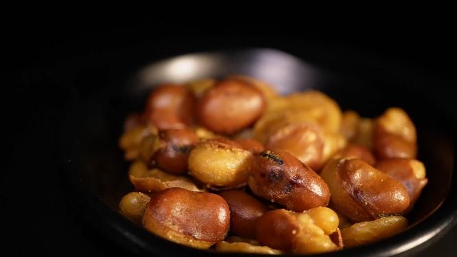 铁蚕豆怪味豆