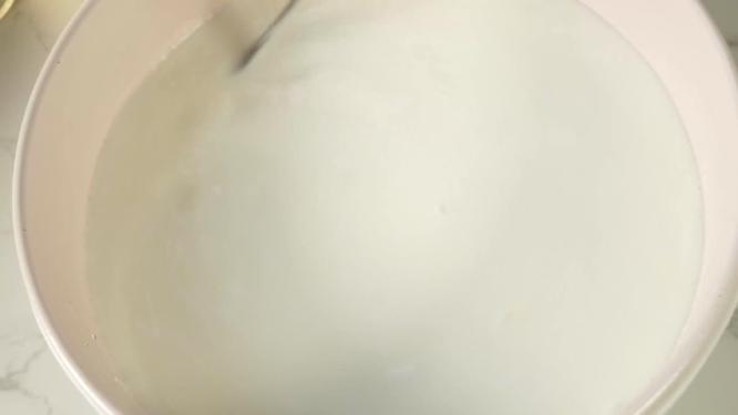 煮牛奶加热奶油椰乳6