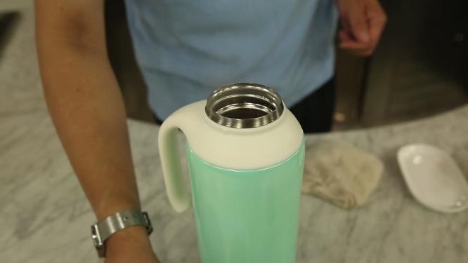 保温杯加开水泡茶保温