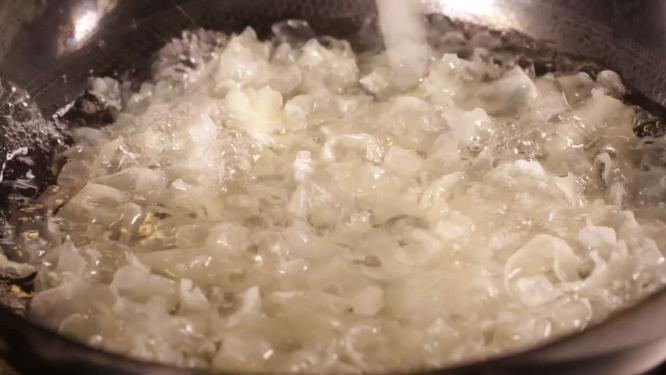 【镜头合集】熬制一碗紫薯银耳羹