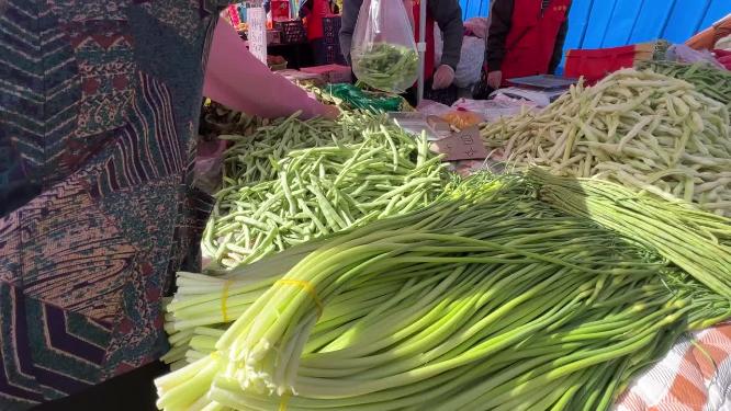 【镜头合集】阿姨挑选豆角买各种豆角毛豆扁豆