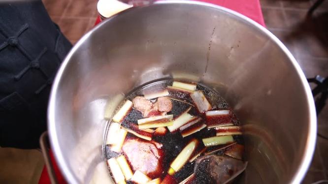 大桶调配卤肉底料