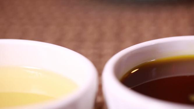 炖制鱼头泡饼的各种调料