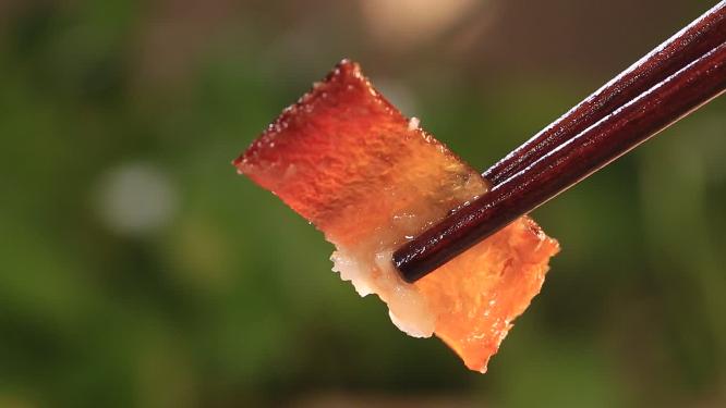 脆皮肘子大饼卷肘子