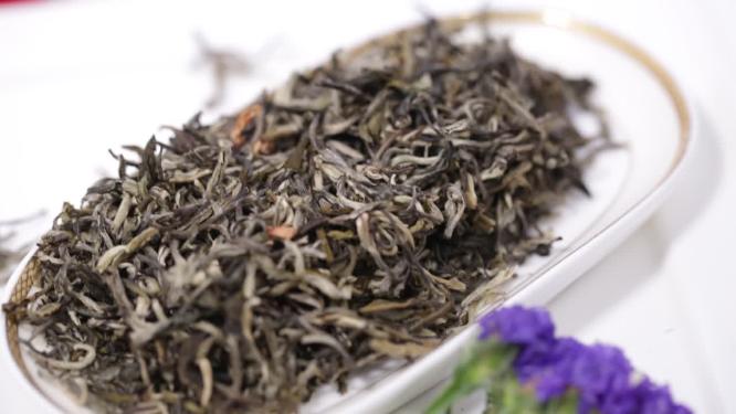 乌龙茶绿茶红茶泡茶茶水