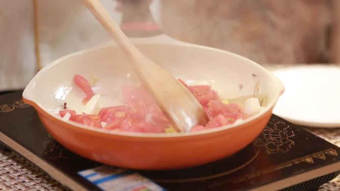 平底锅炒时蔬蔬菜