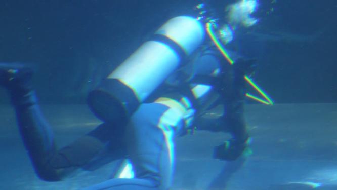 潜水员氧气瓶氧气管海洋作业