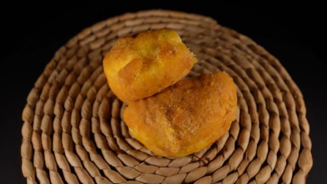 甜品点心肉松小贝蛋糕
