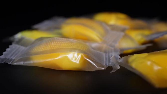 糖果网红儿童零食剥皮芒果软糖