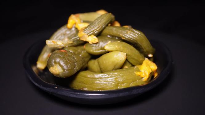 酱黄瓜腌黄瓜酱菜咸菜下饭菜