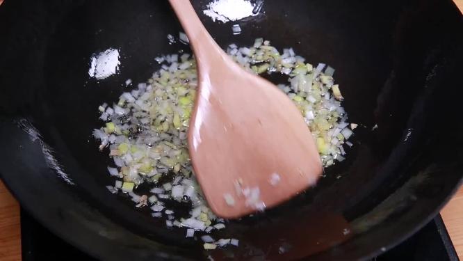 【镜头合集】不粘锅炒香菇丁
