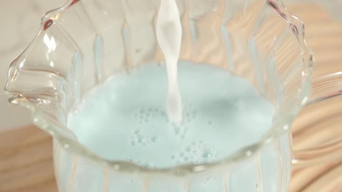 【镜头合集】冲泡蝶豆花牛乳自制网红饮品