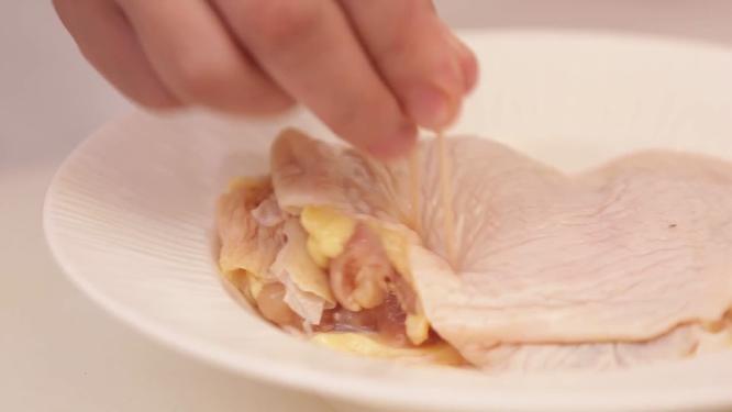 【镜头合集】切鸡腿肉腌制鸡肉粒