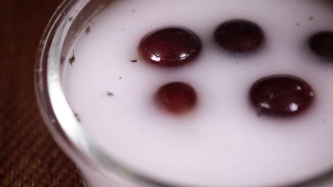 【镜头合集】水龙头清洗葡萄掉色