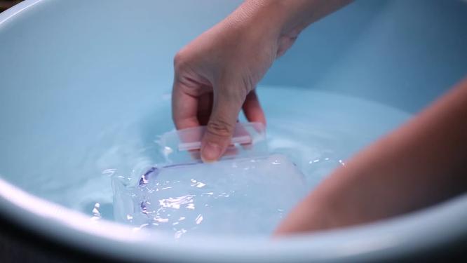 【镜头合集】清水刷洗密封饭盒