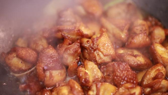 【镜头合集】炒制三杯鸡