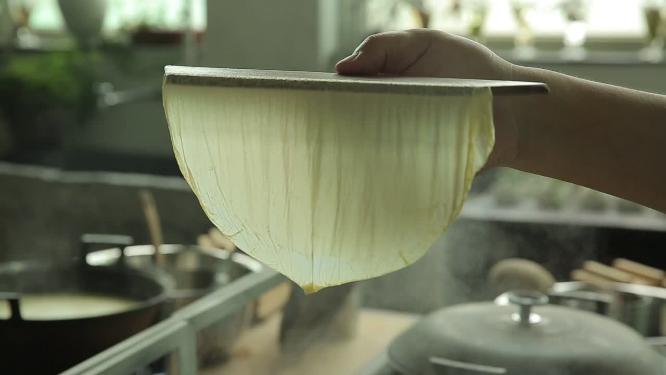【镜头合集】煮豆浆挑豆皮制作腐竹豆制品