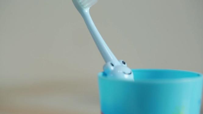 【镜头合集】牙刷牙杯牙具清洗牙刷