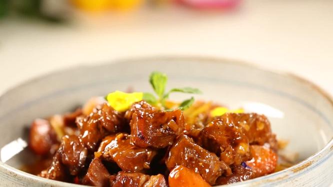 【镜头合集】红酒牛腩炖牛肉出锅