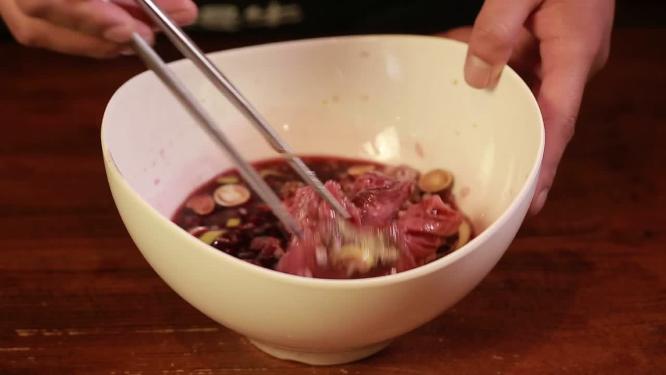 【镜头合集】红酒腌制牛舌红酒牛肉