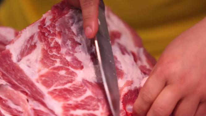 【镜头合集】肉类市场卖猪肉