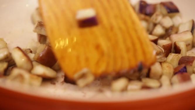 【镜头合集】腌制茄子丁炒茄子