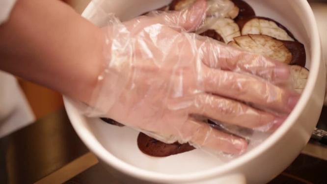 【镜头合集】腌制茄子去除水分