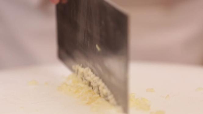 【镜头合集】菜刀切大蒜