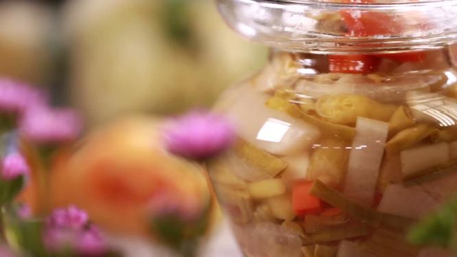 【镜头合集】跳水泡菜透明泡菜坛子腌制泡菜酸菜