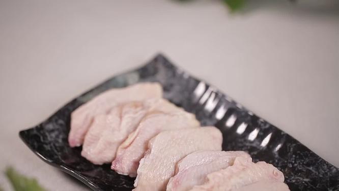 【镜头合集】鸡翅中打花刀腌制鸡翅入味