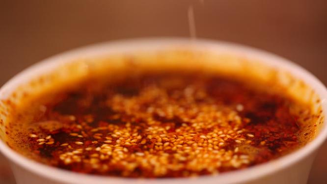 炸花椒油辣椒油制作油泼辣子