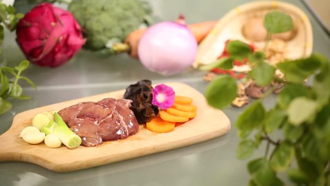 家常制作健康熘肝尖食材