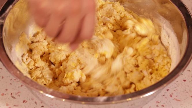 揉面棒子面贴饼子