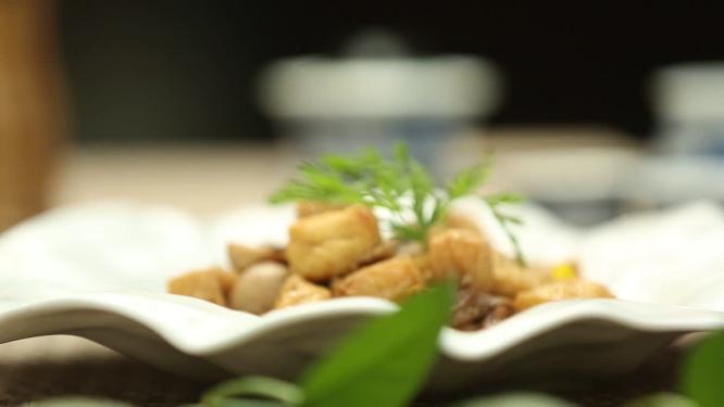 红烧什锦蘑菇