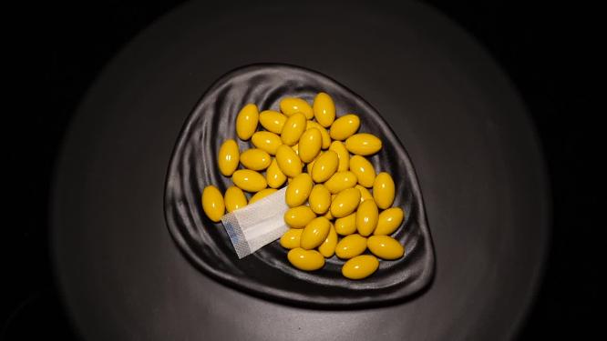 胶囊药品维生素营养品