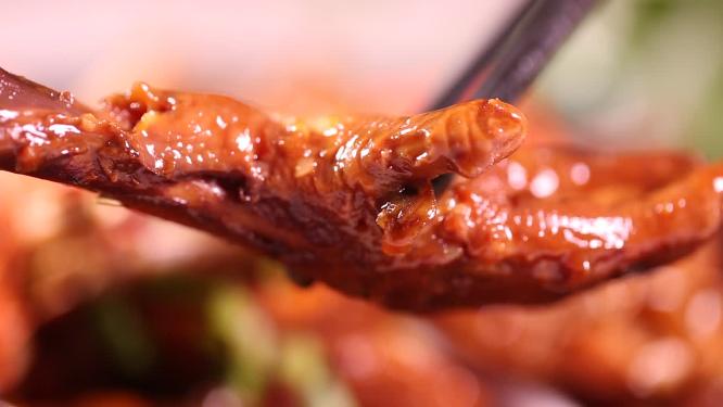 鸡爪肉蟹年糕煲